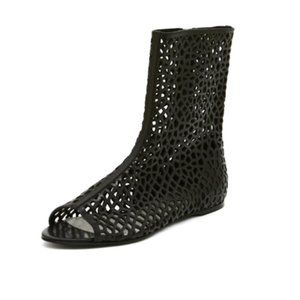 DESIGNER FLAT OPEN TOE BOOTIE